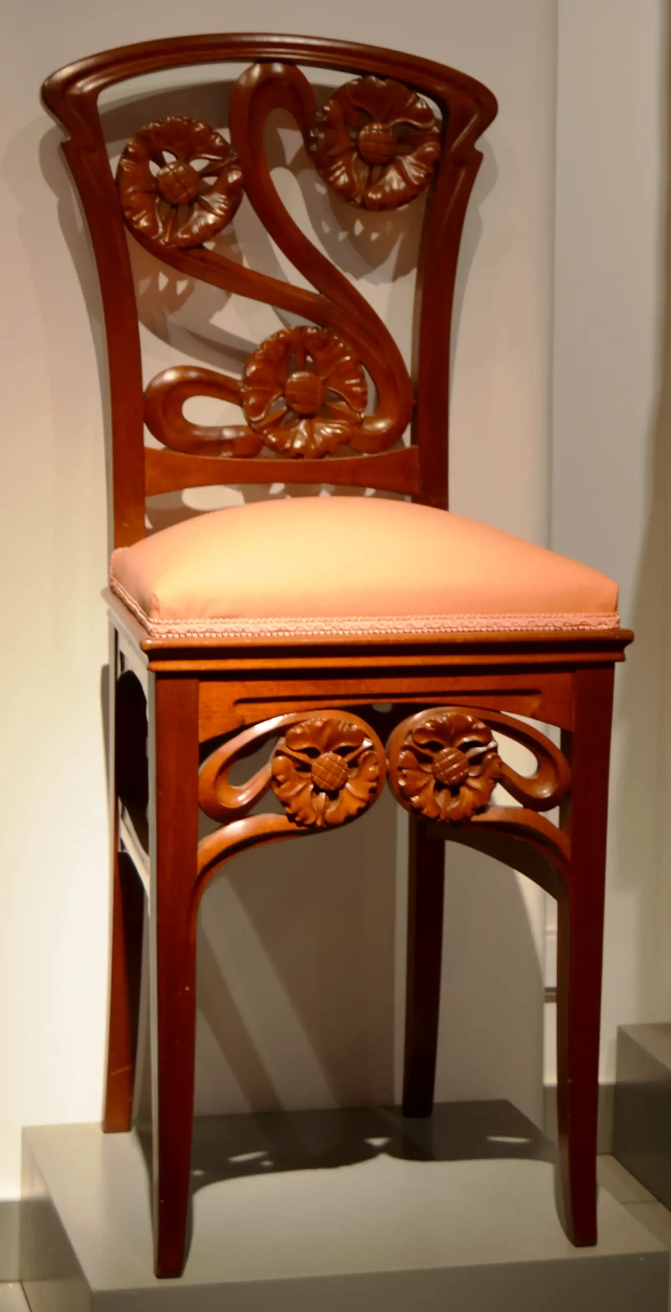 Art Nouveau Furniture 8
