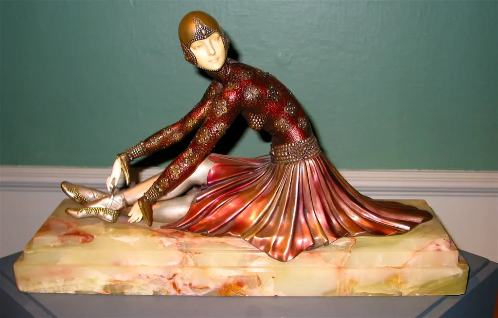 Demétre Chiparus - Tânără (c.1925)